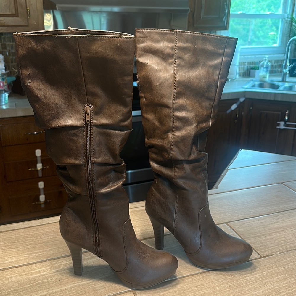 Brown Leather heeled dress boots, Size 9